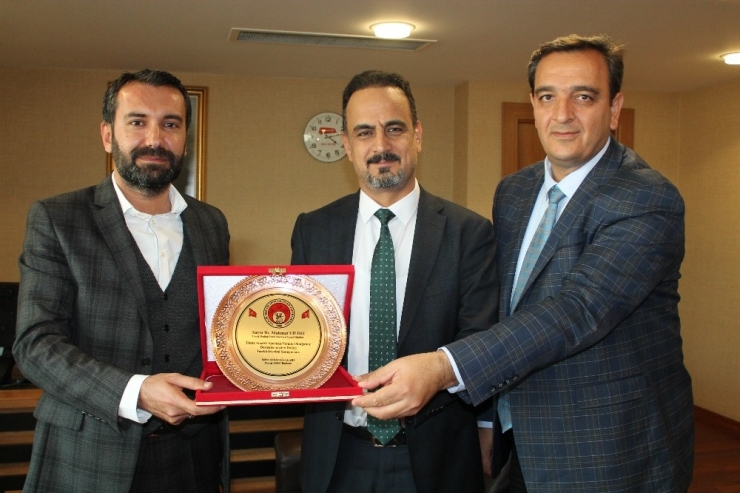 Op. Dr. Yıldız, “Bizi Gururlandıran Her Sporcunun Ve Kulübün Yanında Olduk”