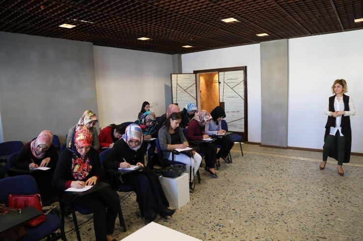 Annelere Aile İçi İletişim Anlatıldı