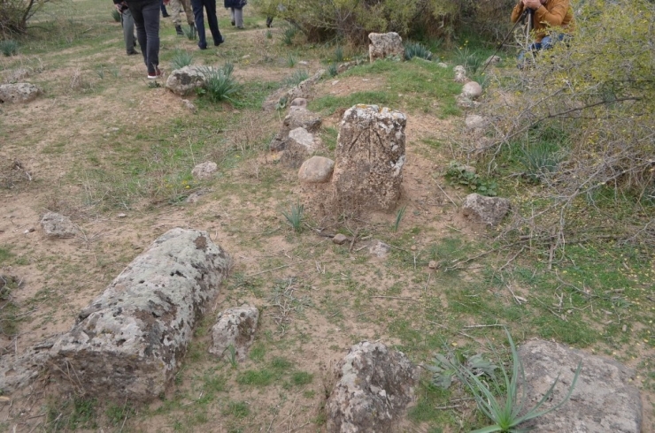 Hatay’da Kayı Boyu Damgalı Mezarlar Bulundu