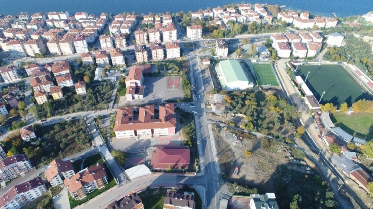 Karamürsel’deki 116’ıncı Cadde Yenilendi