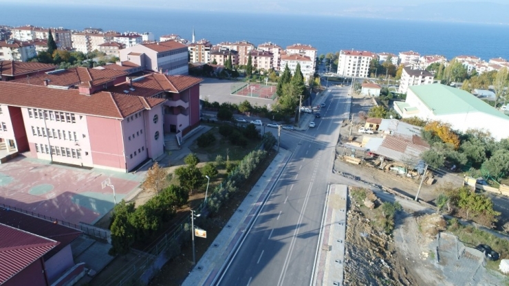 Karamürsel’deki 116’ıncı Cadde Yenilendi