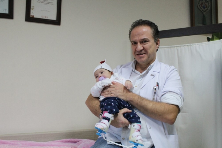 Bebeklerin Ortopedik Problemlerinde Erken Tanı Ve Tedavi Önemli