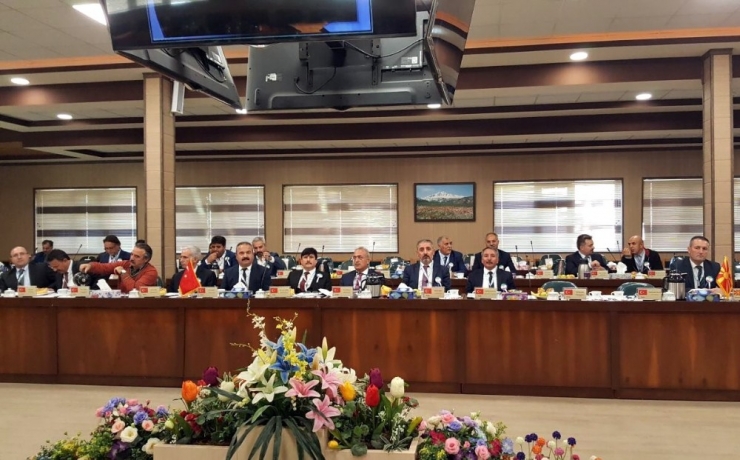 Rektör Karabulut İran’da Maub Toplantısına Katıldı