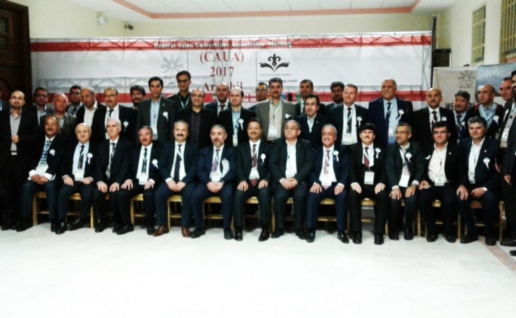 Rektör Karabulut İran’da Maub Toplantısına Katıldı