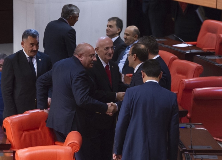 Tbmm’de Kritik Oturum