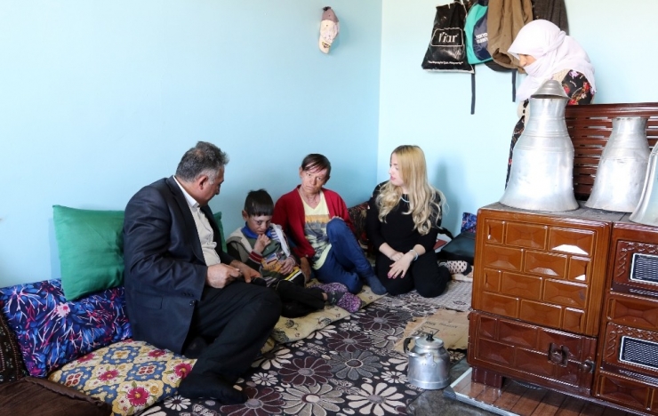 Kelebek Hastası Çocuklara Yardım Eli