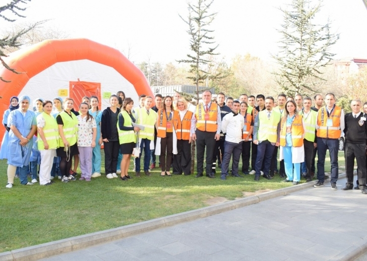 Acıbadem Kayseri Hastanesinde Kırmızı, Sarı Ve Yeşil Kod Tatbikatı