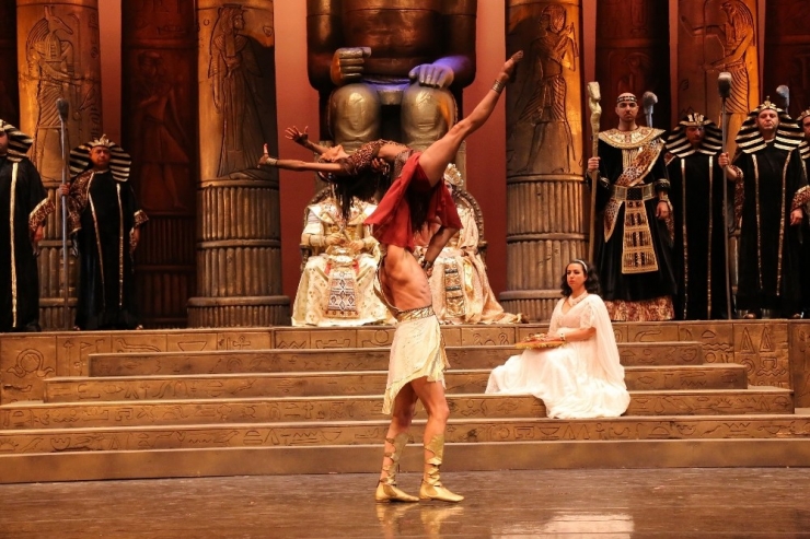 Aıda, Gündüz Gösterimi İle Sahnede