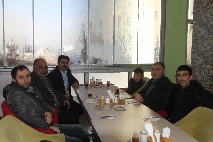 Morkoç, Esob’a Aday