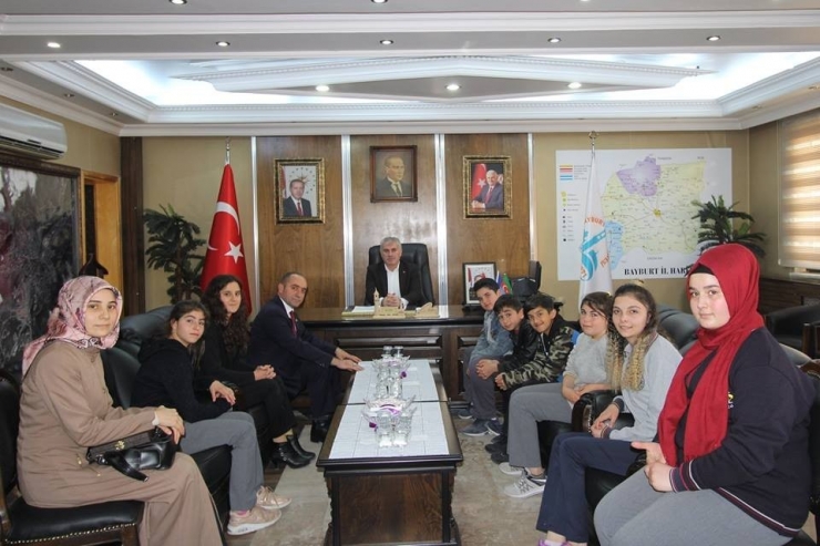 Yetim Öğrencilerden Başkan Memiş’e Ziyaret