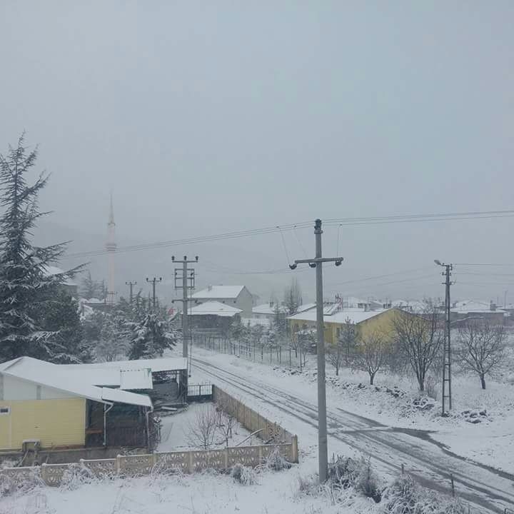 Dağ Köyleri Beyaza Büründü