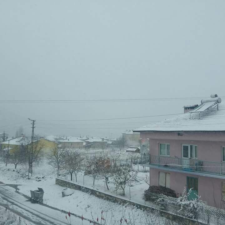 Dağ Köyleri Beyaza Büründü