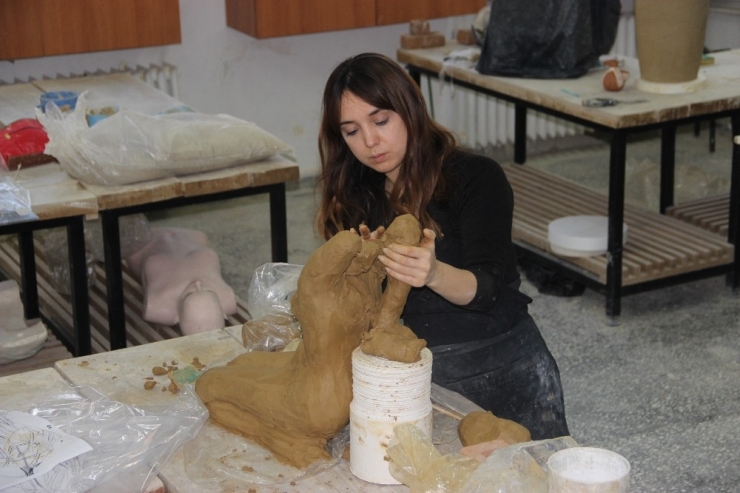Anadolu Üniversitesi Güzel Sanatlar Fakültesi Ek Binası Açıldı