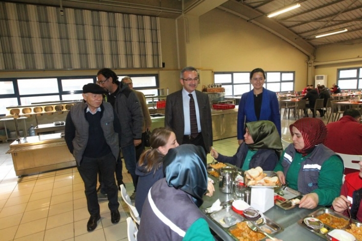 Başkan Köşker Çevre Ödüllü Fabrikada