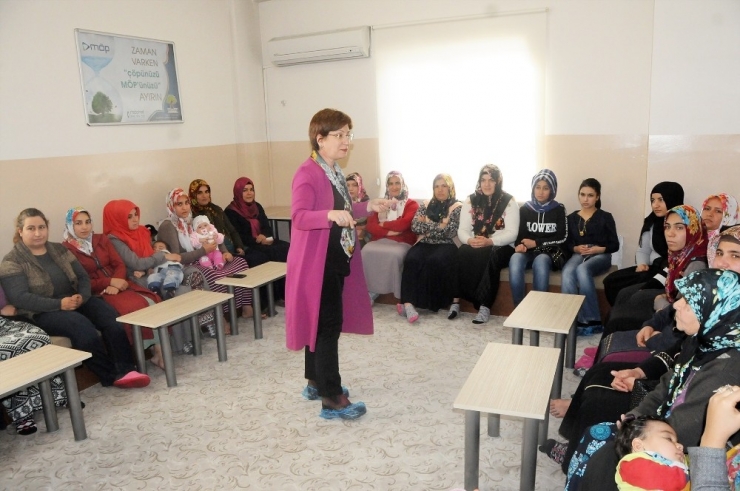 Kadınlara Doğru İlaç Kullanımı Anlatıldı