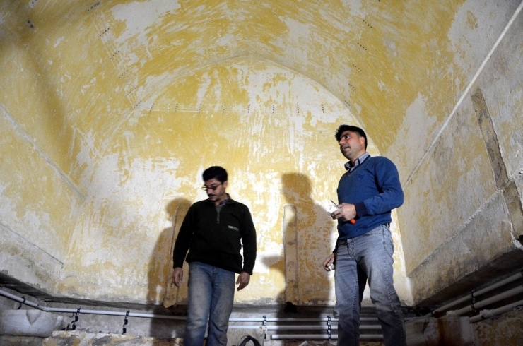 457 Yıllık Tarihi Paşa Hamamı’nın Restorasyonu Başladı