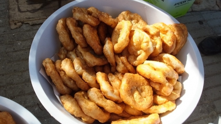 Burhaniye’de Lokmacılar Hayırseverlerin İşini Kolaylaştırdı