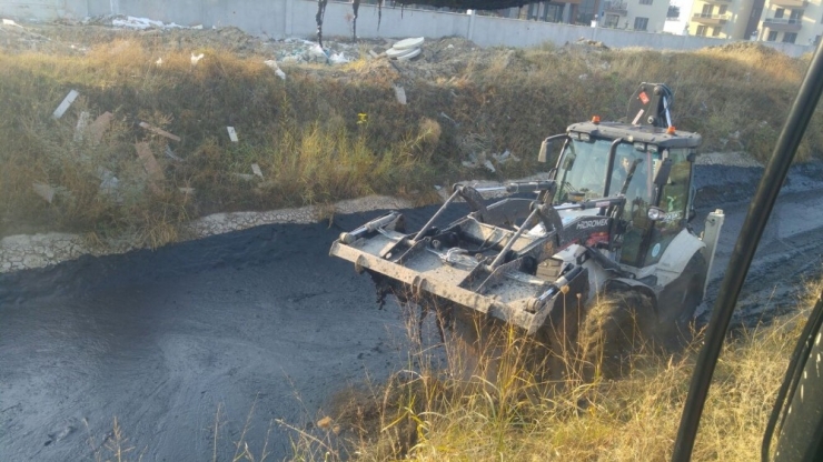 Karaali Mahallesinde 5 Kilometrelik Dere Temizlik Çalışması