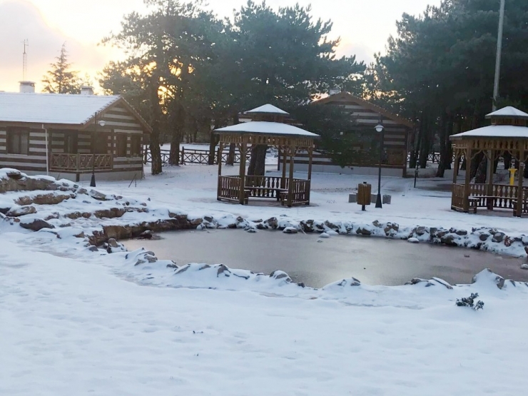 Spil Dağı Beyaz Gelinliğe Büründü