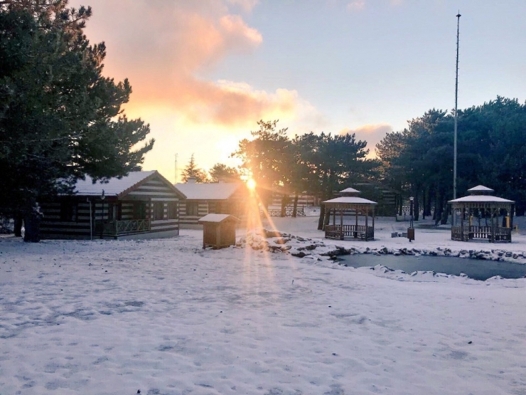 Spil Dağı Beyaz Gelinliğe Büründü