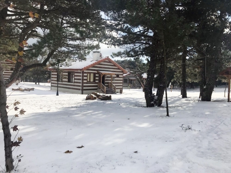 Spil Dağı Beyaz Gelinliğe Büründü