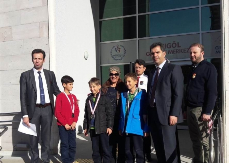 Kardelen Koleji Öğrencileri Satranç Turnuvasında İl Birincisi Oldu