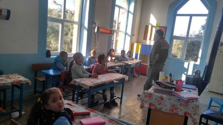 Öğrenciler Trafik Kurallarını Jandarmadan Öğrendi