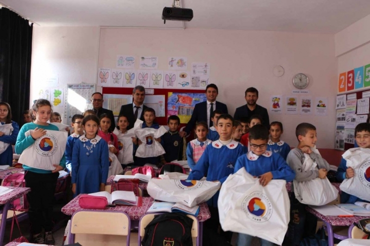 İlkokul Öğrencilerine Eşofman