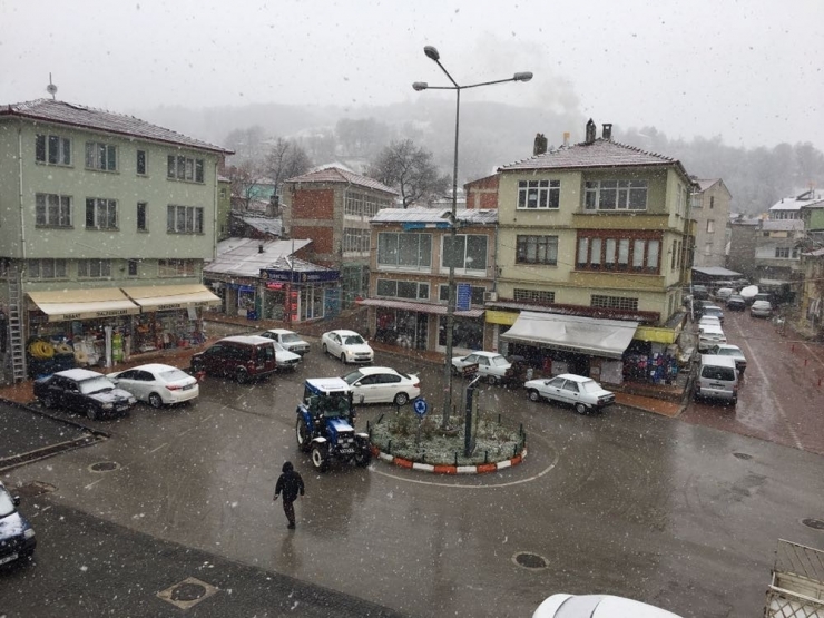 Samsun’a Mevsimin İlk Karı Düştü