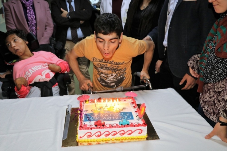 Hayat Tıp Merkezi Çocukları Unutmadı