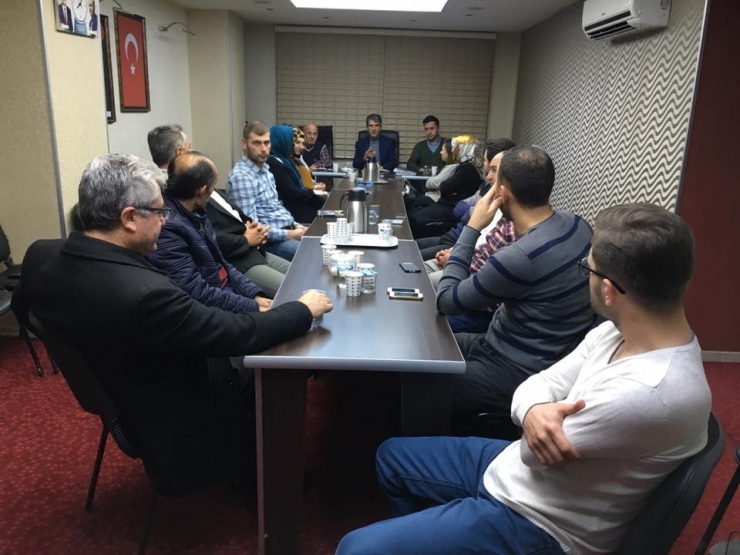 Ak Parti Merkez İlçe Başkanlığı Yönetim Kurulu Toplandı