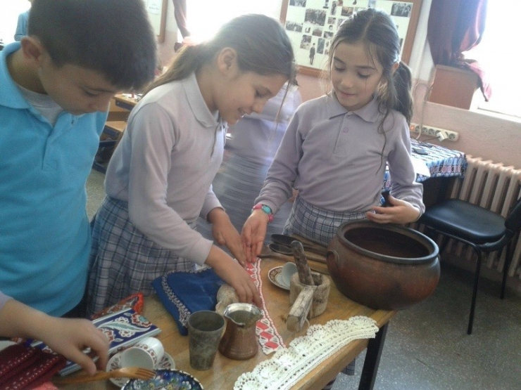 Hisarcık’ta ‘Geçmişten Günümüze Kültürel Değerlerimiz’ Konulu Sergi