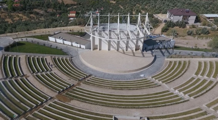 Büyükşehir’den Burhaniye’ye 5 Bin Kişilik Amfitiyatro