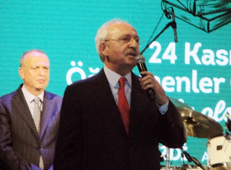 Chp Genel Başkanı Kılıçdaroğlu, Ataşehir’de Öğretmenlerle Bir Araya Geldi