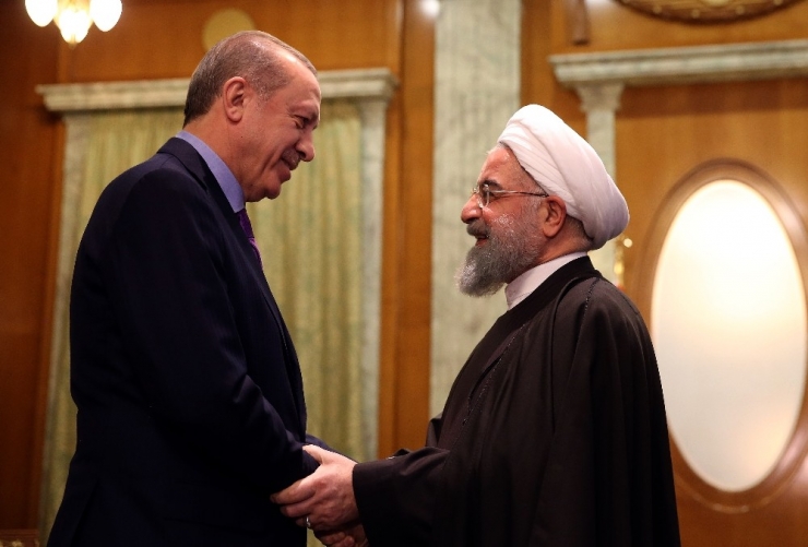 Cumhurbaşkanı Erdoğan, İran Cumhurbaşkanı Ruhani İle Görüştü