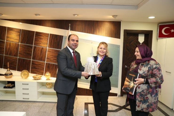Demet Sabancı’dan Büyükşehir Belediyesine Ziyaret