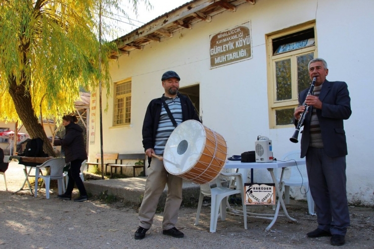 Eskişehirli Sanatçılardan Gürleyik Köyü’ne Kültür, Sanat, Tarih Ve Doğa Gezisi