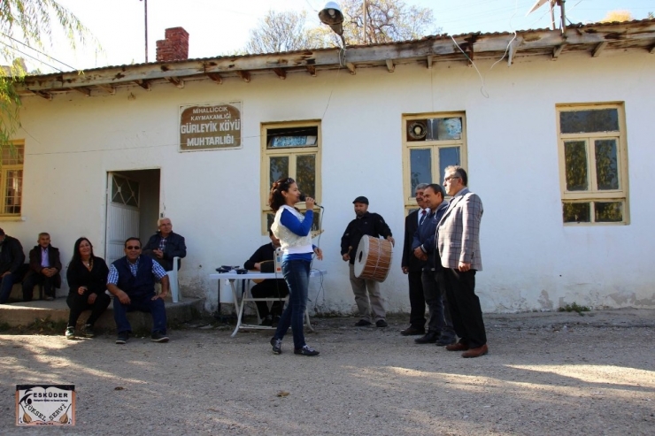 Eskişehirli Sanatçılardan Gürleyik Köyü’ne Kültür, Sanat, Tarih Ve Doğa Gezisi