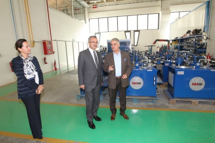 Başkan Köşker Ödüllü Fabrikaları Ziyaret Ediyor