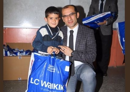 Çukurca’da 2 Bin 65 Öğrenciye Yardım