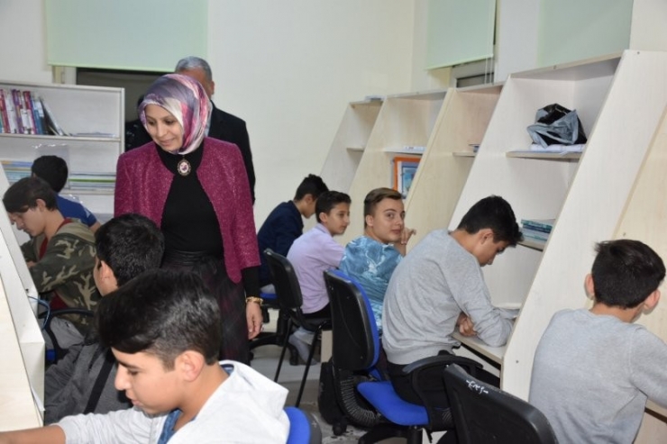 İl Milli Eğitim Müdürü Durmuş, Pansiyonda Kalan Öğrencileri Ziyaret Etti