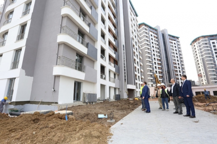 Bayram, Tuana Evleri’nde İncelemelerde Bulundu