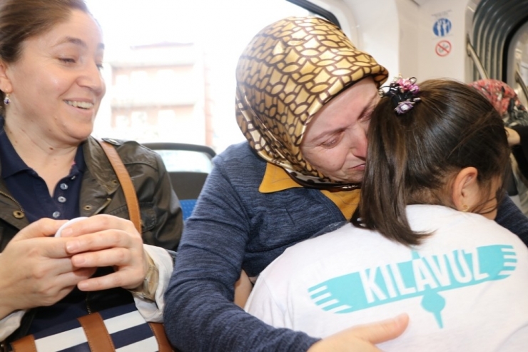 Tramvaydaki Sosyal Deneyi Gerçek Sanan Yolcular, Tiyatro Oyuncularını Azarladı