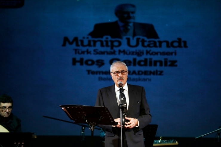 Münip Utandı İcrasıyla Hayran Bıraktı