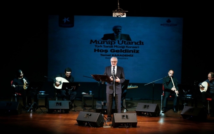 Münip Utandı İcrasıyla Hayran Bıraktı