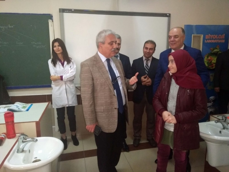 Vali Güvençer’den Proje Okuluna İnceleme