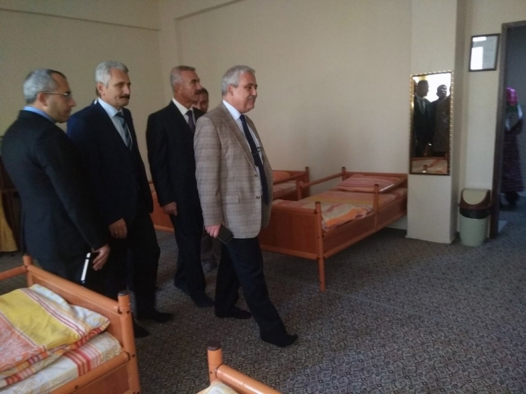 Vali Güvençer’den Proje Okuluna İnceleme