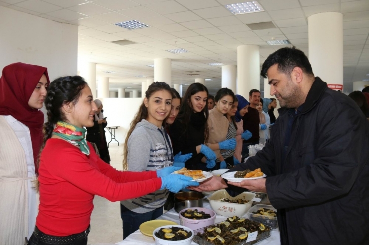 Üniversite Öğrencilerinden ‘Şehit Ailelerine Yardım Kermesi’
