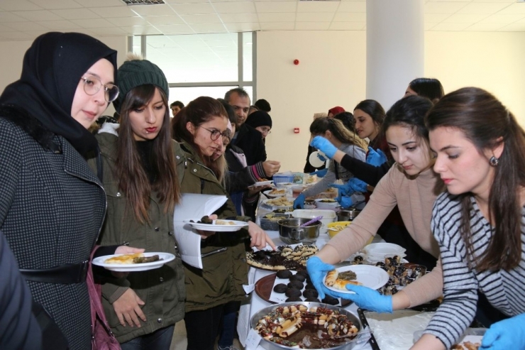 Üniversite Öğrencilerinden ‘Şehit Ailelerine Yardım Kermesi’