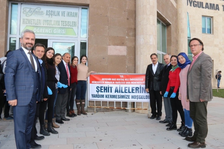 Üniversite Öğrencilerinden ‘Şehit Ailelerine Yardım Kermesi’